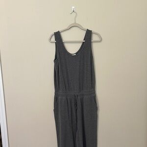 On 34th charcoal Jumper